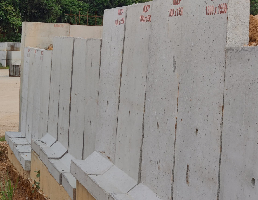 L Shape Retaining Wall